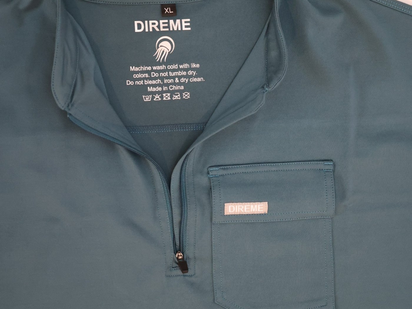 Étiquette intérieure Direme sur tissu technique, avec logo méduse rouge